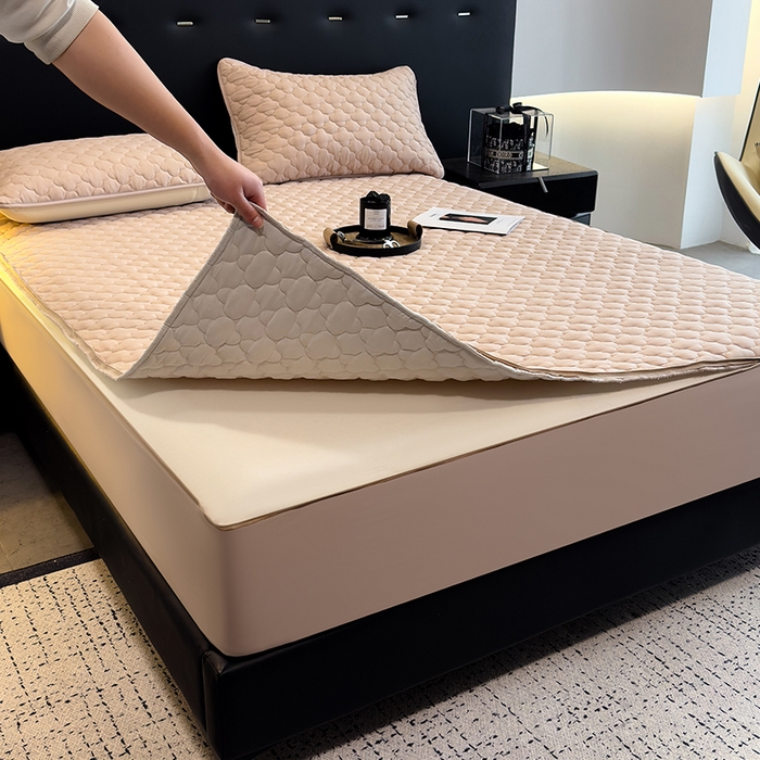 91家纺网 家纺一手货源 找家纺 叠派家纺 2025新款5A抗菌A类夹棉床笠经典款防水款系列 米色-梅花经典款