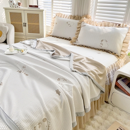 91家纺网 家纺一手货源 找家纺 （总）2025新款A类冰豆豆提花凉席床盖 床裙款