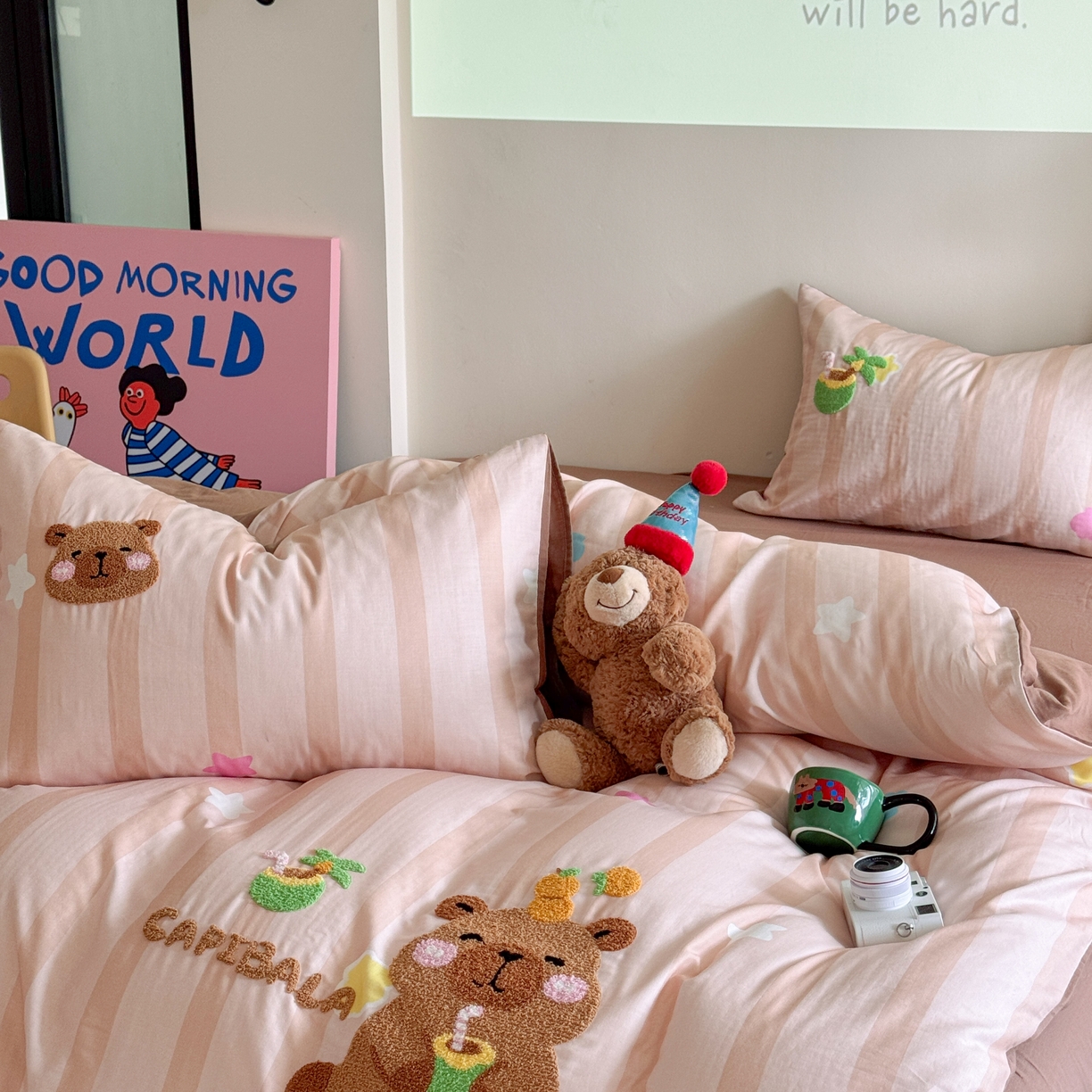 91家纺网 家纺一手货源 找家纺 柚子 2025春夏新款全棉纯棉双层纱毛巾绣四件套 椰子卡皮巴拉