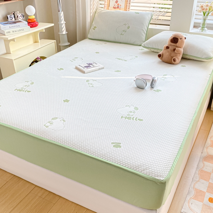 91家纺网 家纺一手货源 找家纺 春寻家纺 2025新款冰豆豆冰丝凉席-卡皮巴拉系列 床笠款-卡皮巴拉-绿