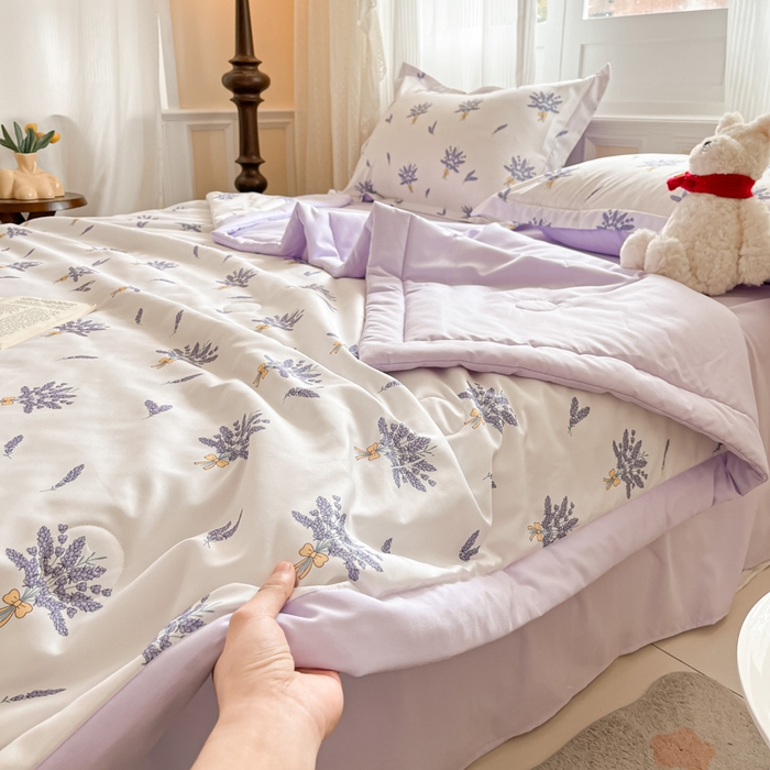 91家纺网 家纺一手货源 找家纺 宝士康家纺 2025新款水洗棉超声波压花夏被 被子被芯 薰衣草紫