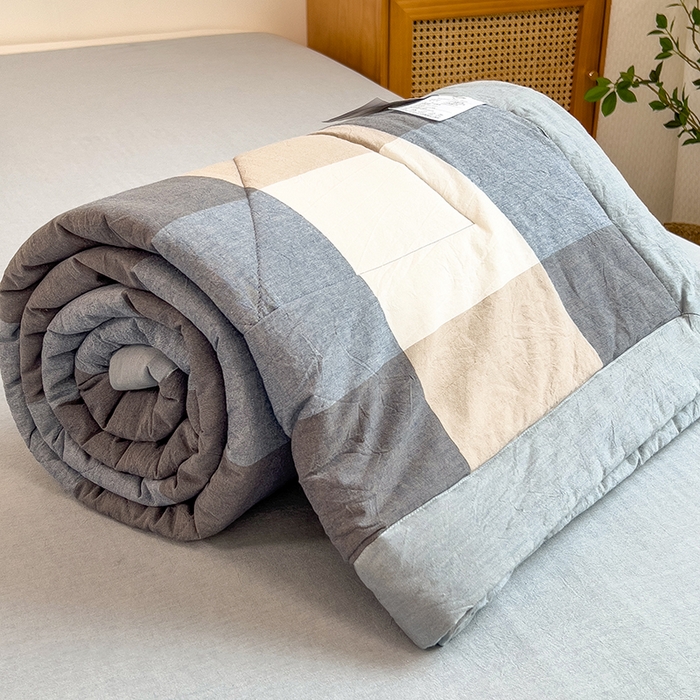 91家纺网 家纺一手货源 找家纺 宝士康家纺 2025新款10A抗菌无印风夏被 被子被芯 深蓝大格