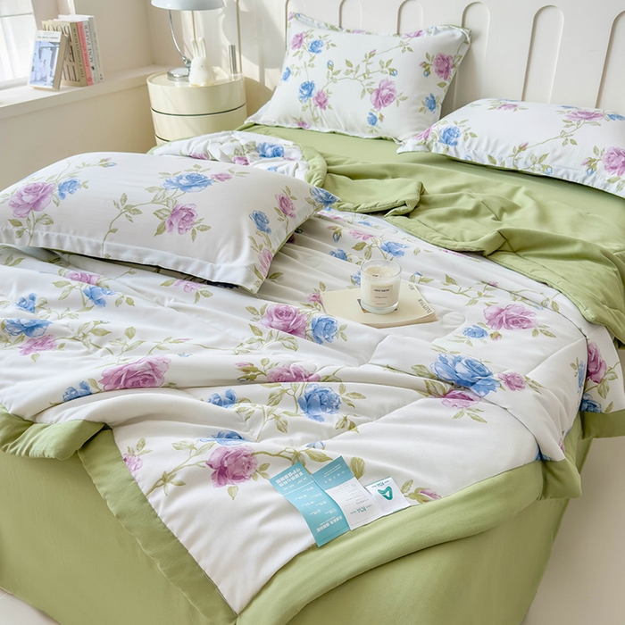 91家纺网 家纺一手货源 找家纺 宝士康家纺 2025新款10A抗菌针织夏被四件套 亲密花语