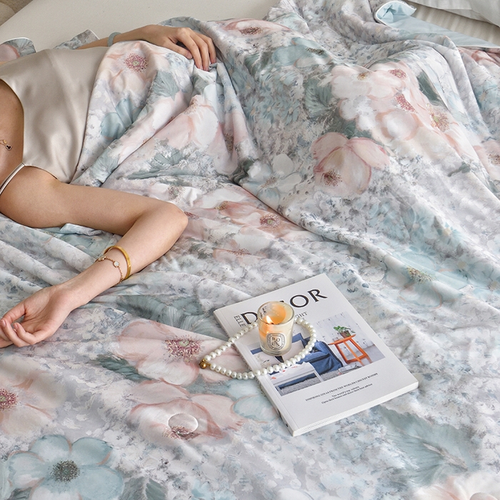 91家纺网 家纺一手货源 找家纺 梦恬佳 2025新款印花凉感丝夏凉被 花影