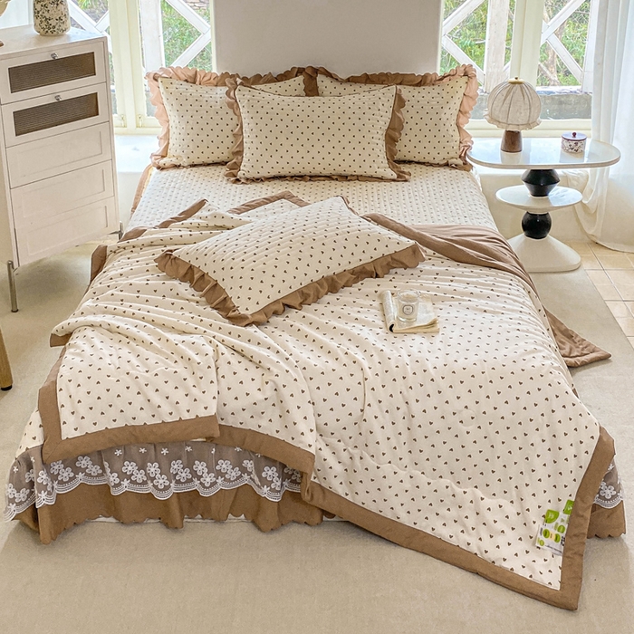 91家纺网 家纺一手货源 找家纺 2025新款直播热款A类针织棉双层纱床盖款夏被四件套 小心心咖