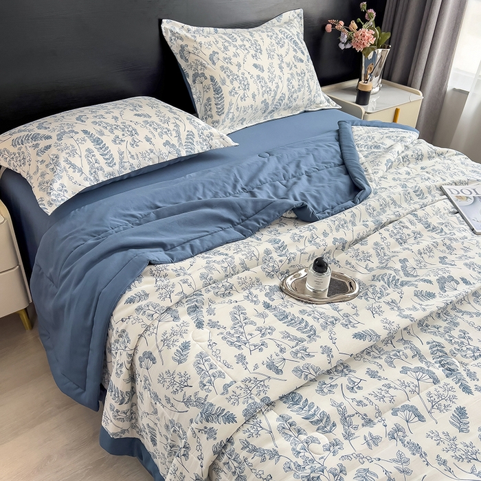 91家纺网 家纺一手货源 找家纺 宝士康家纺 2025新款10A抗菌双层纱印花夏被 青花瓷