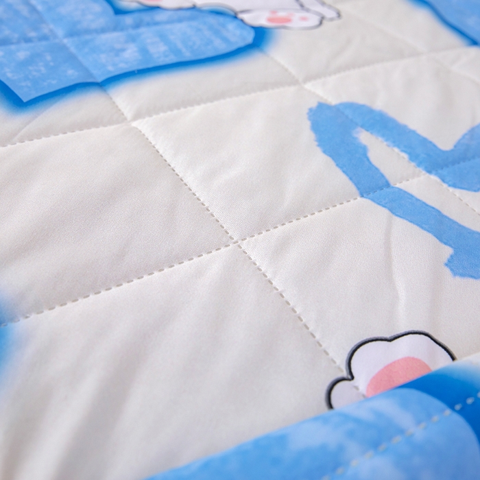 91家纺网 家纺一手货源 找家纺 富艺隆 2025新款超声波亲肤绒夏被夏凉被直播爆款超声波夏被空调被 爱心熊