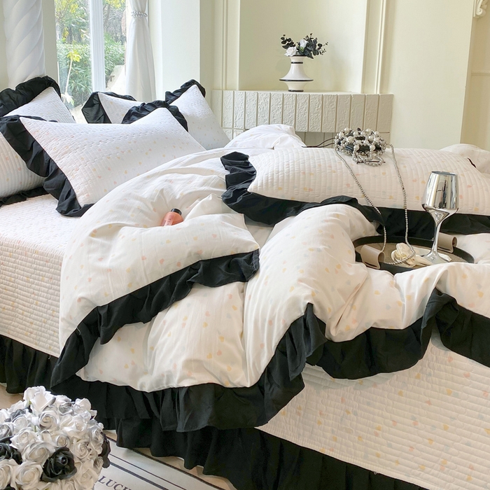 91家纺网 家纺一手货源 找家纺 慕希 2025新款水洗棉花边夹棉床盖款四件套 赫本-爱心白