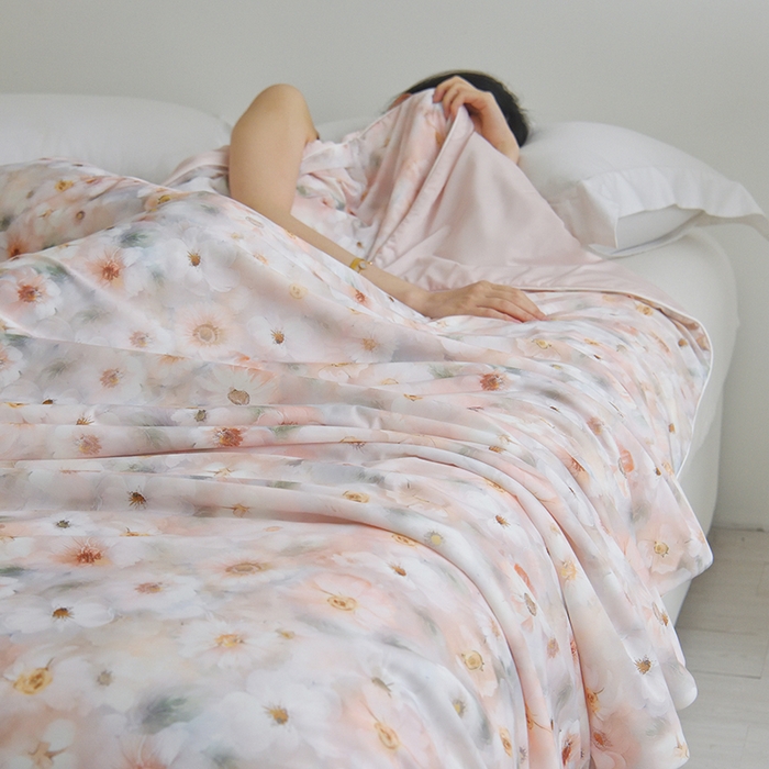 91家纺网 家纺一手货源 找家纺 梦恬佳 2025新款印花凉感丝夏凉被 星空玫瑰