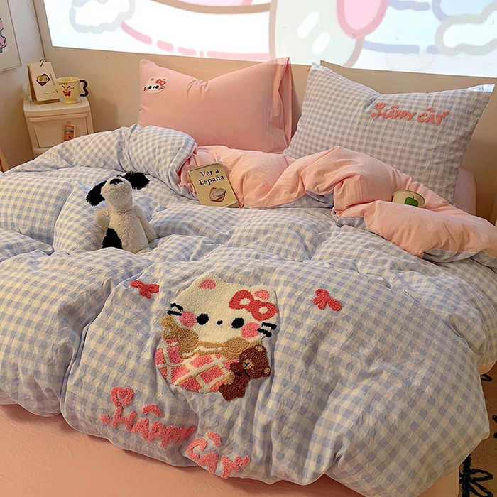 91家纺网 家纺一手货源 找家纺 （总）2025新款专版高克重超萌卡通格子双拼毛巾绣软糯糯水洗棉四件套（场景二）
