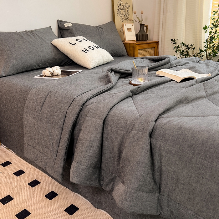 91家纺网 家纺一手货源 找家纺 宝士康家纺 2025新款10A抗菌无印风夏被 被子被芯 低调灰