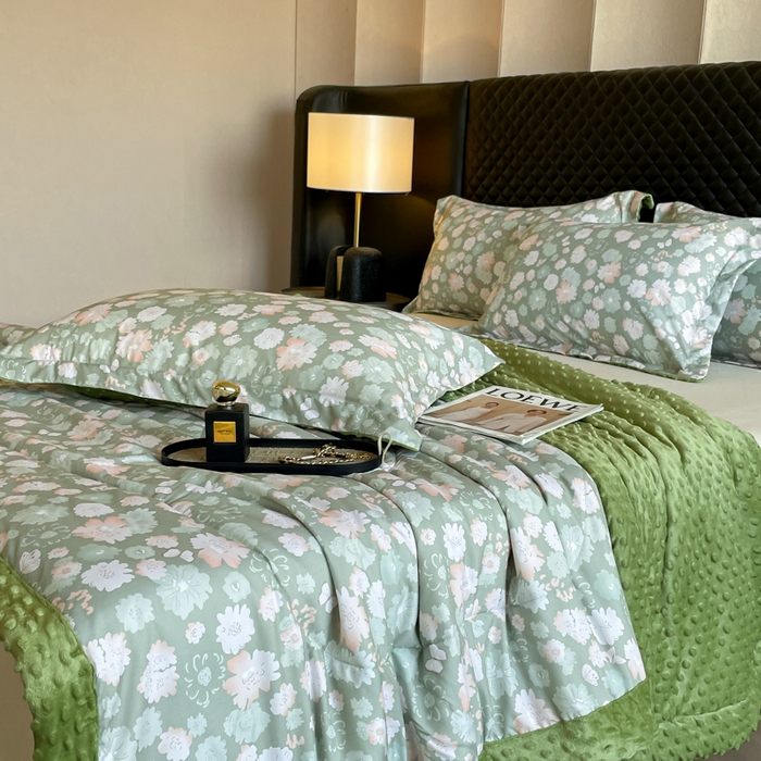 91家纺网 家纺一手货源 找家纺 宝士康家纺 2025新款10A抗菌双层纱豆豆绒夏被 绿野庄园