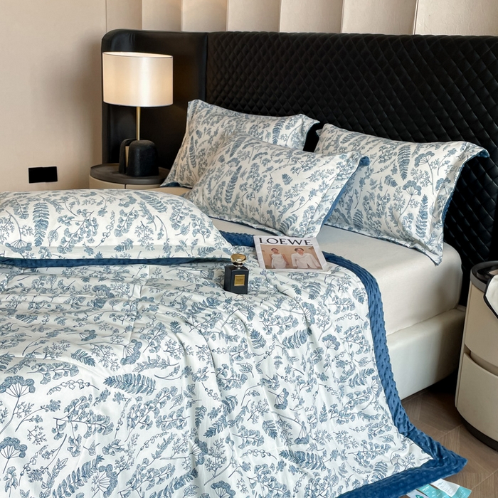 91家纺网 家纺一手货源 找家纺 宝士康家纺 2025新款10A抗菌双层纱豆豆绒夏被 青花瓷