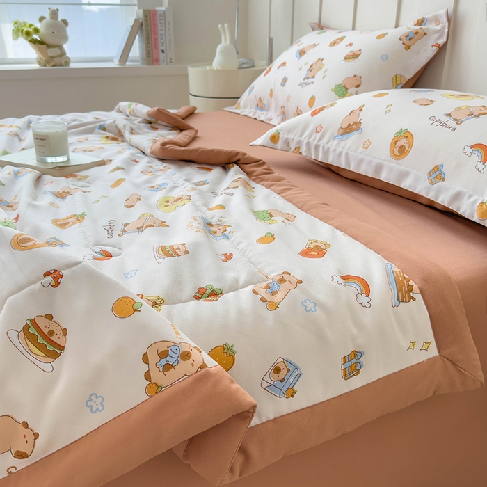 91家纺网 家纺一手货源 找家纺 宝士康家纺 2025新款10A抗菌针织夏被四件套 卡皮巴拉