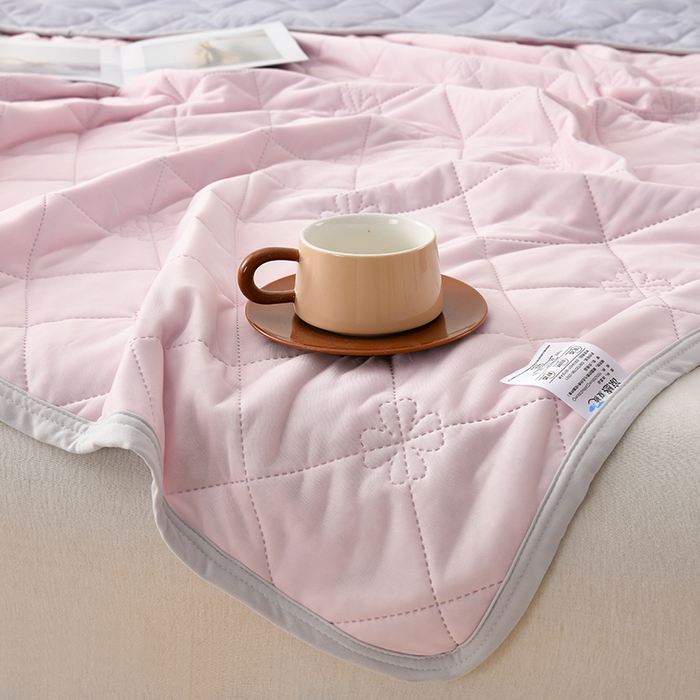 91家纺网 家纺一手货源 找家纺 眠多宝 2025新款冰激凌凉感丝纯色夏被被子被芯（跨境电商） 冰梅粉