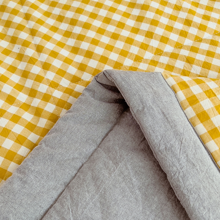 91家纺网 家纺一手货源 找家纺 宝士康家纺 2025新款10A抗菌无印风夏被四件套 小黄格