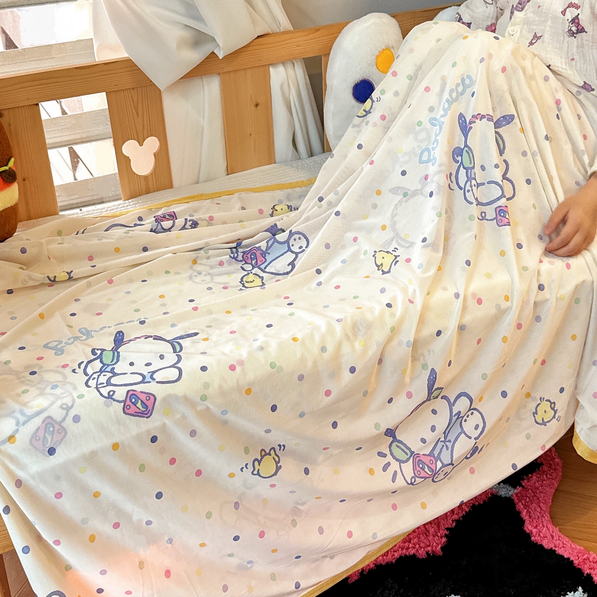 91家纺网 家纺一手货源 找家纺 兜米家居 2025新款三丽鸥夏季新品凉感毯盖毯 波点怕洽狗