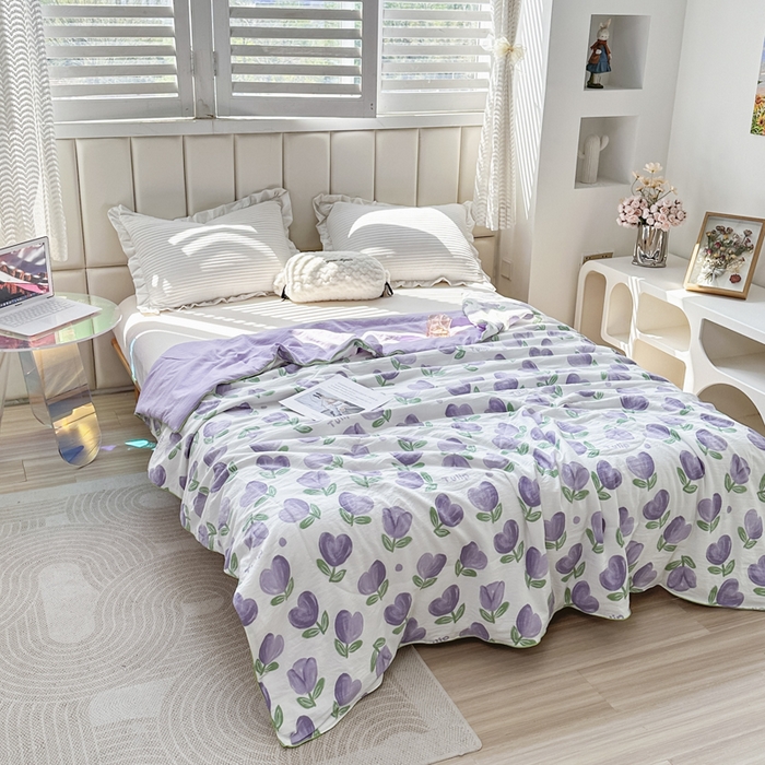 91家纺网 家纺一手货源 找家纺 富艺隆 2025新款A类水洗棉双层纱夏被水洗棉麻空调被直播爆款大豆夏被 紫色郁金香