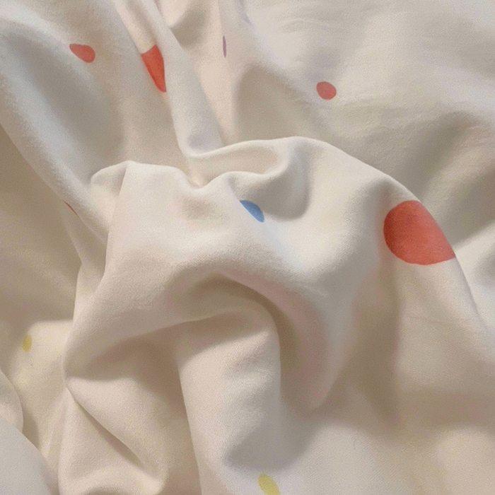 91家纺网 家纺一手货源 找家纺 2025新款专版高克重超萌卡通格子双拼毛巾绣软糯糯水洗棉四件套（场景二） 糖果卡皮巴拉