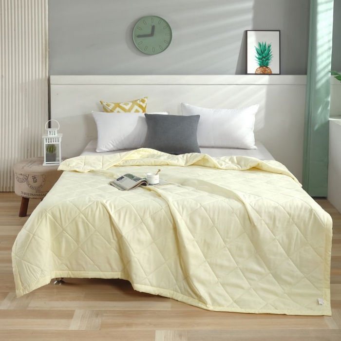 91家纺网 家纺一手货源 找家纺 2025新款亲肤棉简约舒适纯色夏被 米黄