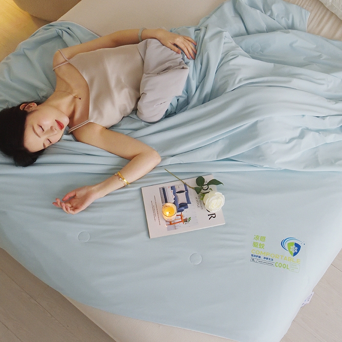 91家纺网 家纺一手货源 找家纺 梦恬佳 2025新款凉感驱蚊夏凉被 香草蓝