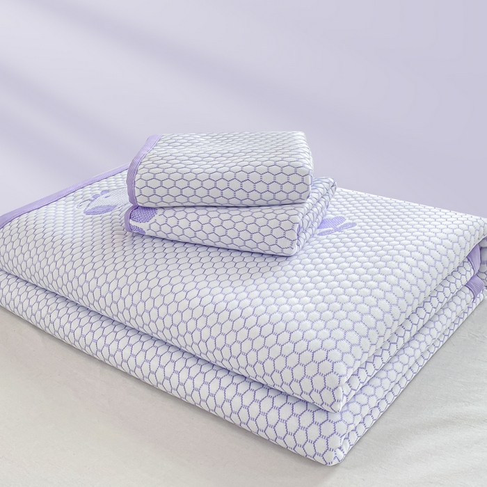 91家纺网 家纺一手货源 找家纺 春寻家纺 2025新款冰豆豆冰丝凉席-卡皮巴拉系列 床单款-卡皮巴拉-紫