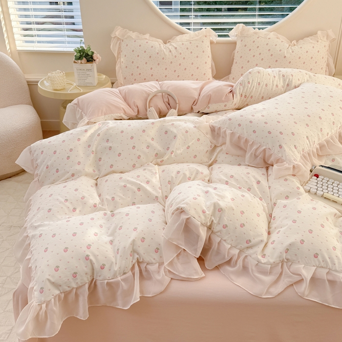 91家纺网 家纺一手货源 找家纺 苏拉家居 2025新款雪纺花边云感提花针织双层纱四件套 吃草莓啦