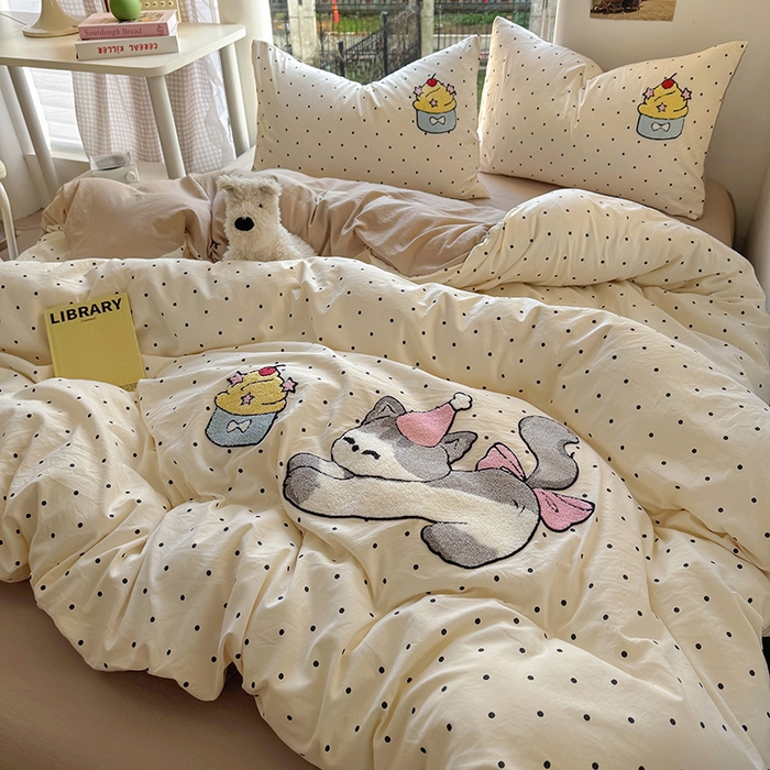 91家纺网 家纺一手货源 找家纺 耀达家居 2025新款A类水洗棉毛巾绣四件套 啵啵奶油猫