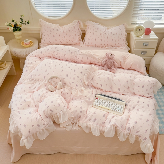 91家纺网 家纺一手货源 找家纺 苏拉家居 2025新款雪纺花边云感提花针织双层纱四件套 宠你