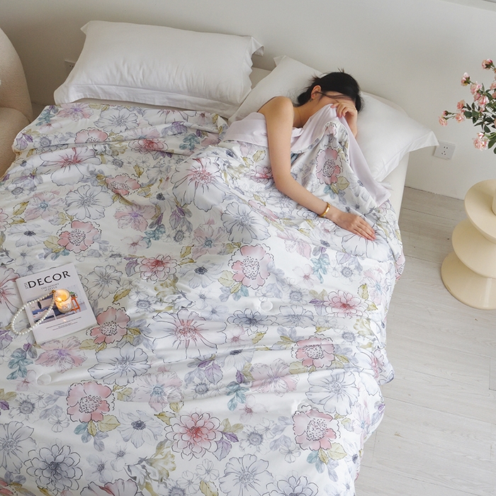 91家纺网 家纺一手货源 找家纺 梦恬佳 2025新款印花凉感丝夏凉被 风吟