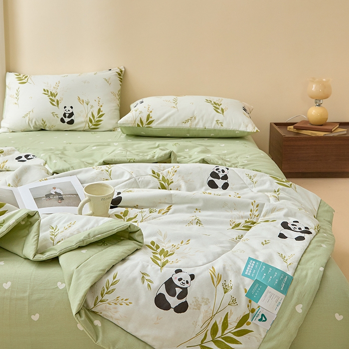 91家纺网 家纺一手货源 找家纺 宝士康家纺 2025新款10A抗菌全棉夏被四件套（床单款） 欢乐熊猫