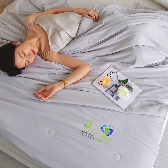 91家纺网 家纺一手货源 找家纺 梦恬佳 2025新款凉感驱蚊夏凉被 月光灰