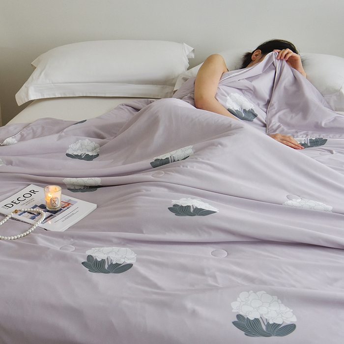 91家纺网 家纺一手货源 找家纺 梦恬佳 2025新款印花凉感丝夏凉被 观夏