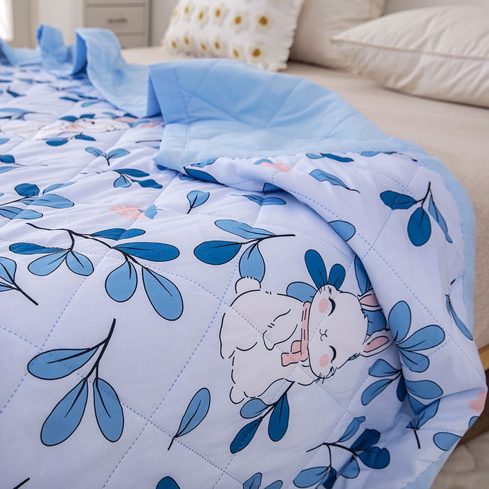 91家纺网 家纺一手货源 找家纺 富艺隆 2025新款超声波亲肤绒夏被夏凉被直播爆款超声波夏被空调被 菲菲兔