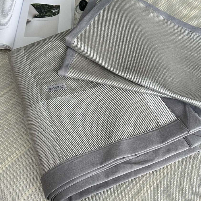91家纺网 家纺一手货源 找家纺 美丽坊 2025新款轻奢三明治冰藤抗菌凉席三件套 绅士灰