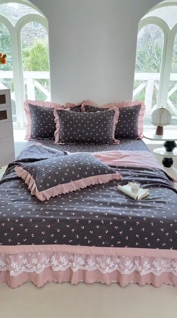 91家纺网 家纺一手货源 找家纺 2025新款直播热款A类针织棉双层纱床盖款夏被四件套 樱桃