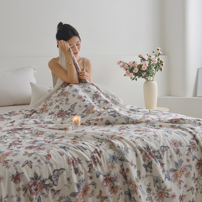 91家纺网 家纺一手货源 找家纺 梦恬佳 2025新款印花凉感丝夏凉被 晨露花果