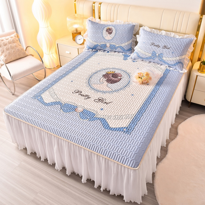 91家纺网 家纺一手货源 找家纺 炫拼家纺 2025新款凉感丝印花床裙款乳胶凉席三件套 艾莉公主