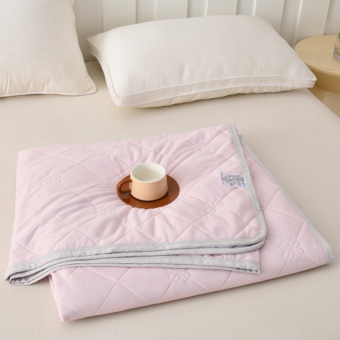 91家纺网 家纺一手货源 找家纺 眠多宝 2025新款冰激凌凉感丝纯色夏被被子被芯（跨境电商） 冰梅粉