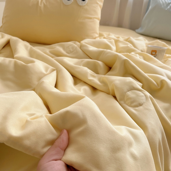 91家纺网 家纺一手货源 找家纺 慕尚家纺 2025新款大眼萌仔夏被 大眼萌 黄蓝格