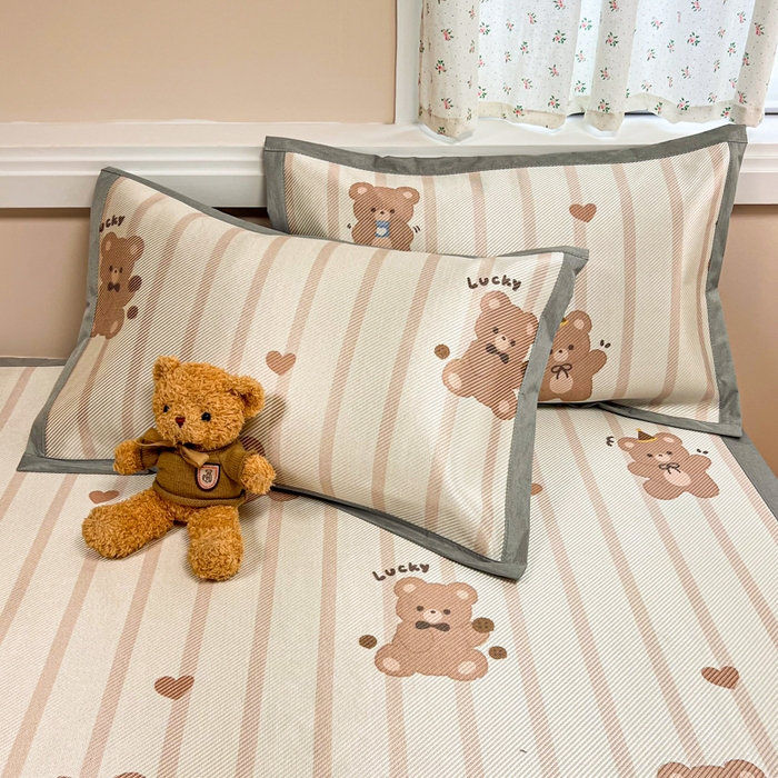 91家纺网 家纺一手货源 找家纺 慕尚家纺 2025新款数码印花床席床笠款冰藤席 床席款-小熊物语