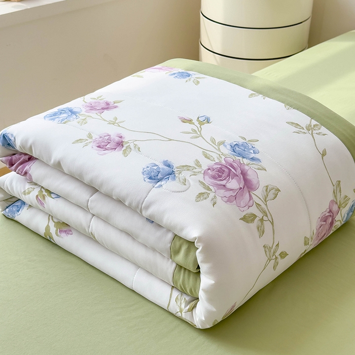 91家纺网 家纺一手货源 找家纺 宝士康家纺 2025新款10A抗菌针织夏被四件套 亲密花语