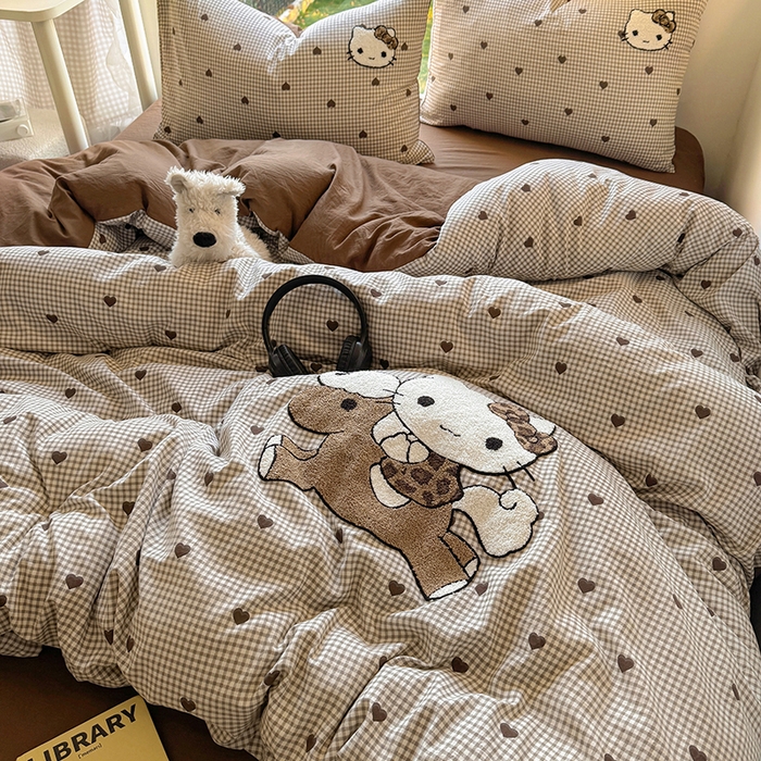 91家纺网 家纺一手货源 找家纺 耀达家居 2025新款A类水洗棉毛巾绣四件套 美拉德凯蒂