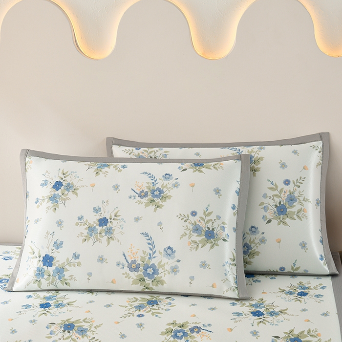 91家纺网 家纺一手货源 找家纺 简一 2025新款A类碳光印花数码冰丝凉席系列-床单款 浪漫花影