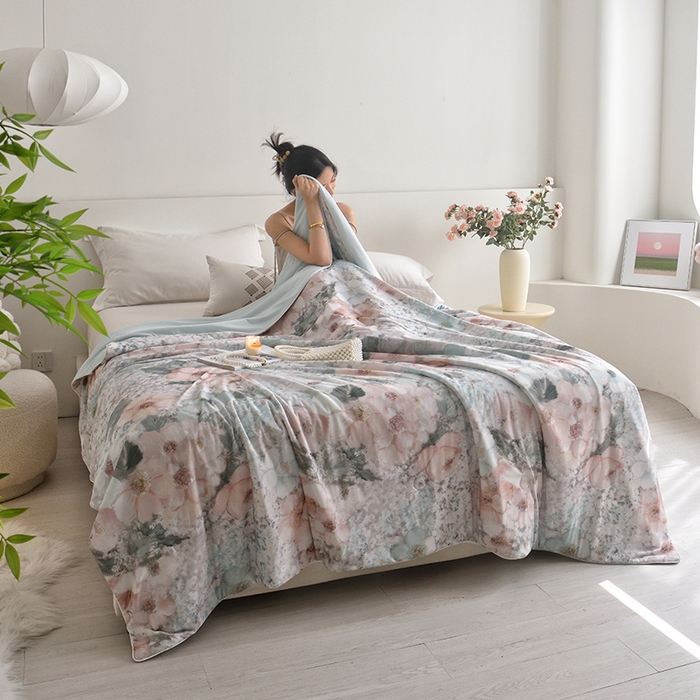 91家纺网 家纺一手货源 找家纺 梦恬佳 2025新款印花凉感丝夏凉被 花影