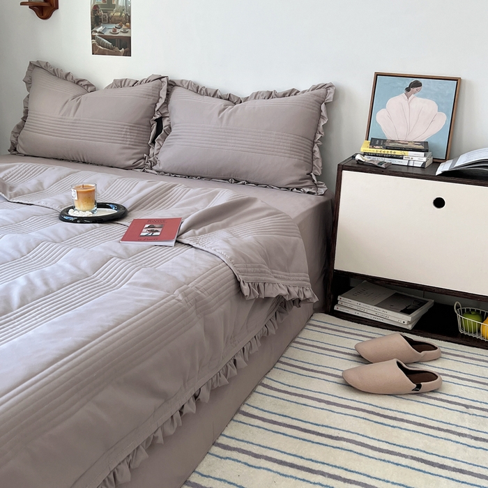 91家纺网 家纺一手货源 找家纺 六巷胡同 2025新款韩国INS博主同款绗缝水洗纱夏被四件套 迷雾灰