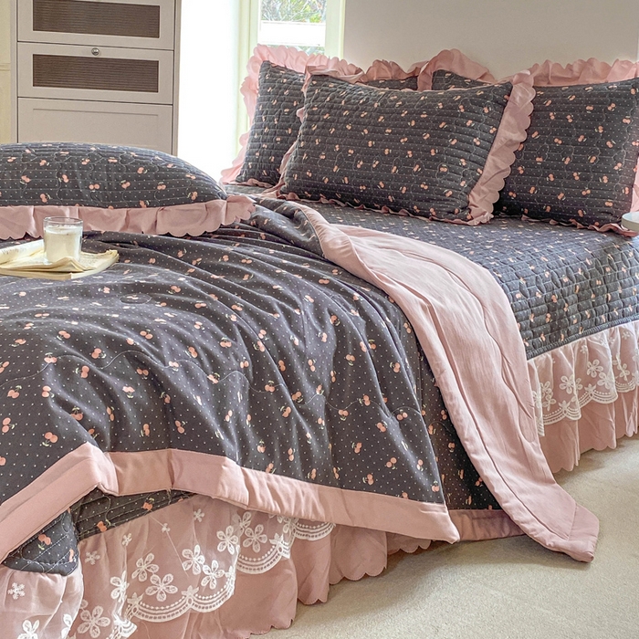 91家纺网 家纺一手货源 找家纺 2025新款直播热款A类针织棉双层纱床盖款夏被四件套 樱桃