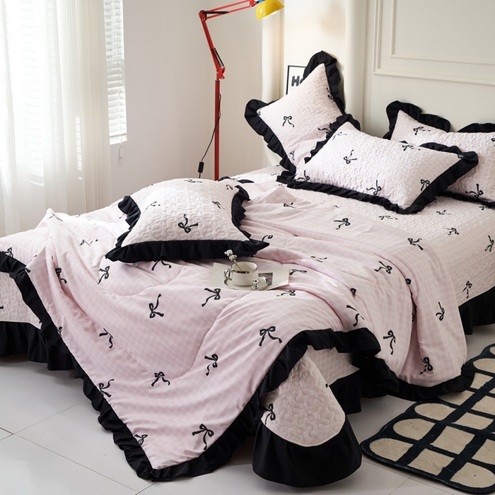 91家纺网 家纺一手货源 找家纺 蝶帕家纺 2025新款法式赫本风韩版花边床盖款夏被四件套 半旧时光