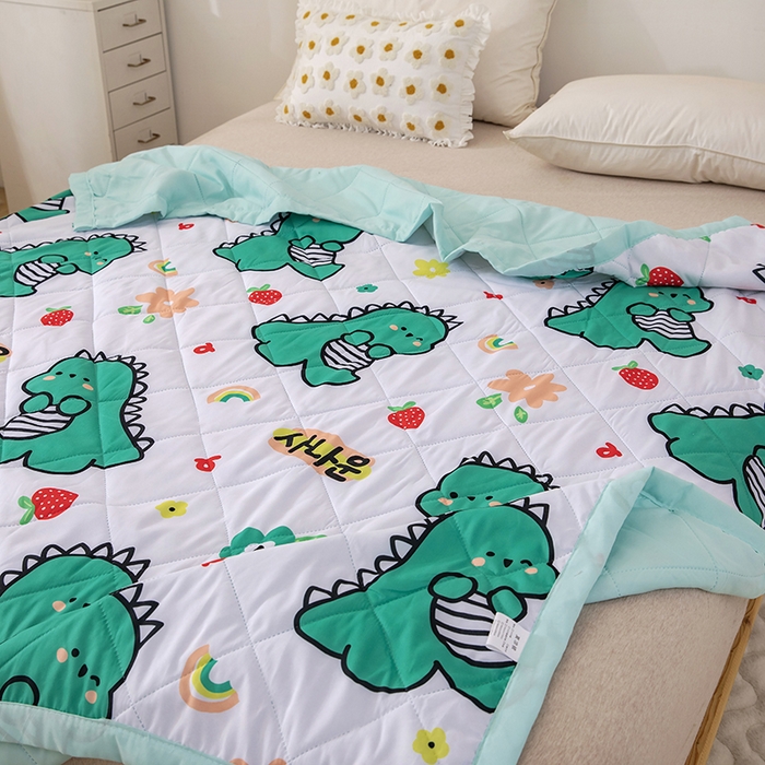 91家纺网 家纺一手货源 找家纺 富艺隆 2025新款超声波亲肤绒夏被夏凉被直播爆款超声波夏被空调被 萌萌小恐龙