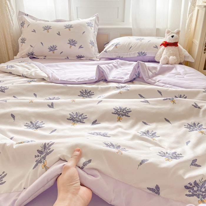 91家纺网 家纺一手货源 找家纺 宝士康家纺 2025新款水洗棉超声波压花夏被 被子被芯 薰衣草紫